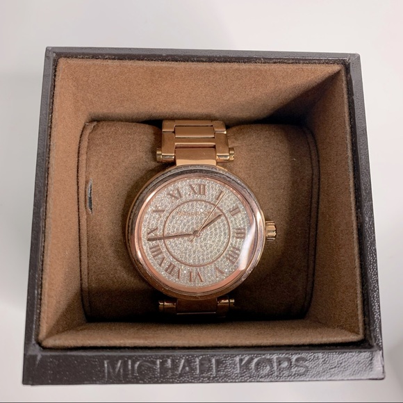 Michael Kors Skyler Rose Gold Watch - Picture 9 of 14